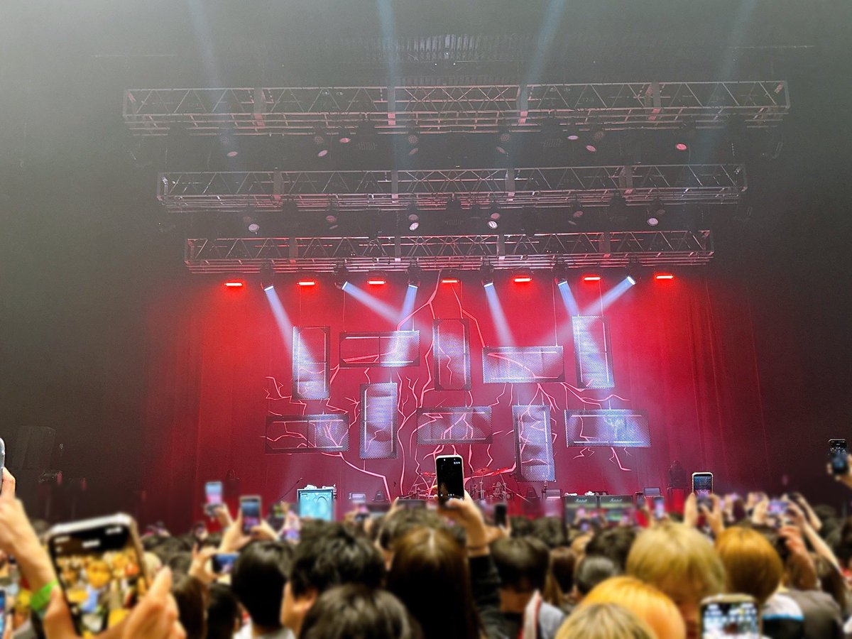 Urm_m3's tweet photo. 久々のライブハウス、久々のオーラル、めっっっちゃ良かった https://t.co/Dg5igIqTR1