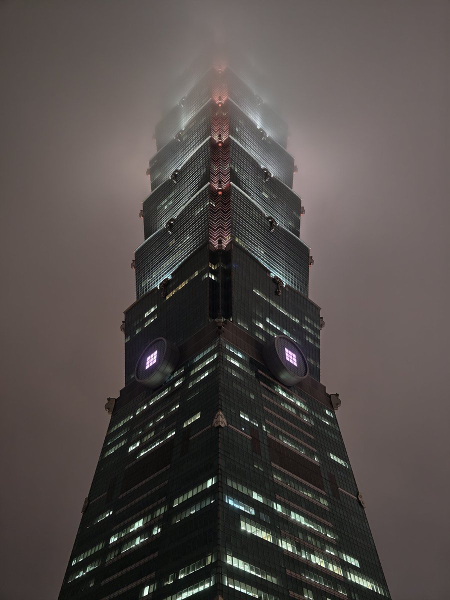 Vlad Savov tweet media