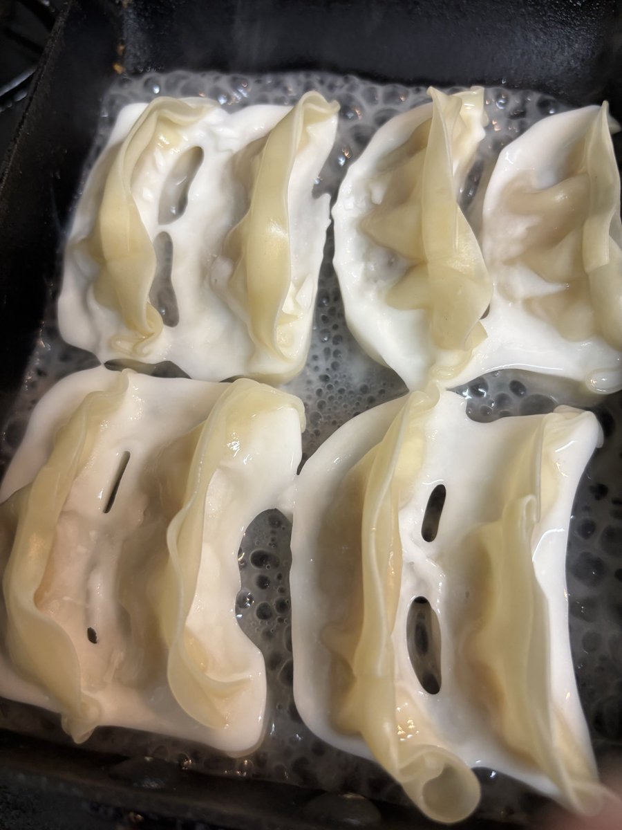 ぽてちん tweet media