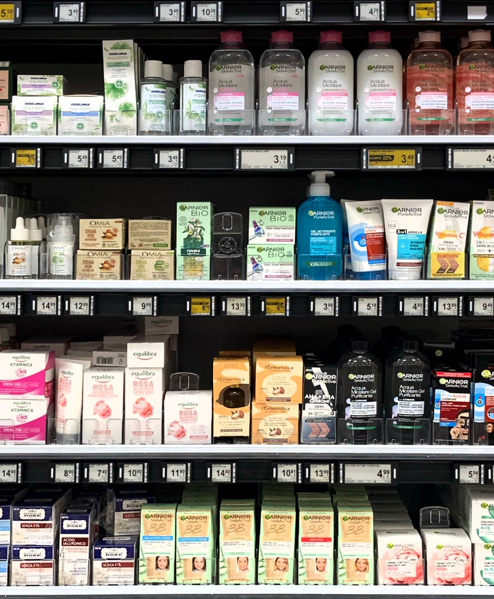 ReciklerkoCans's tweet image. Aqua micellare, face cream, Anti age and body care creams on shelf at supermarket.

stock.adobe.com/contributor/21…

#Aquamicellare #facecream #stockadobe #editorialphoto #grocerystore #supermarket #Antiage #bodycare #shelf