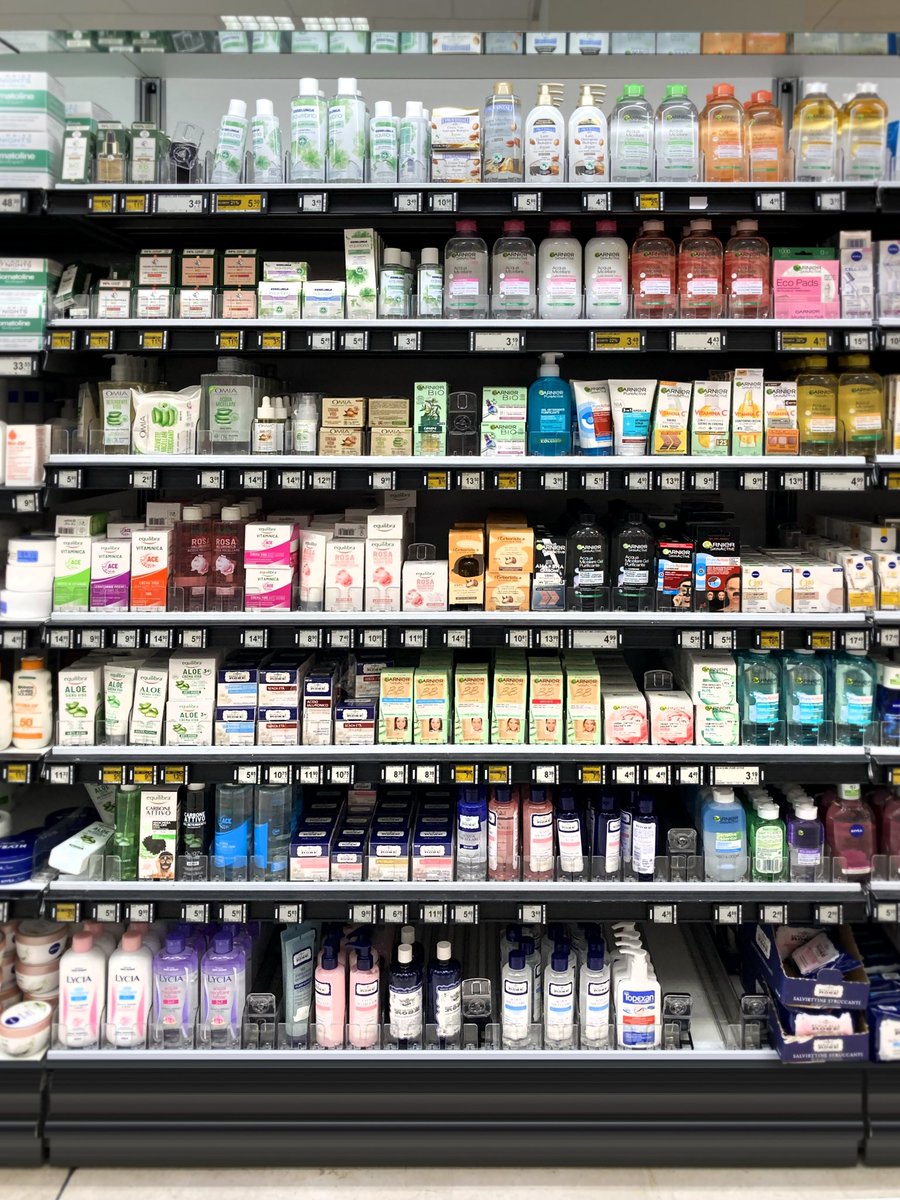 ReciklerkoCans's tweet image. Aqua micellare, face cream, Anti age and body care creams on shelf at supermarket.

stock.adobe.com/contributor/21…

#Aquamicellare #facecream #stockadobe #editorialphoto #grocerystore #supermarket #Antiage #bodycare #shelf