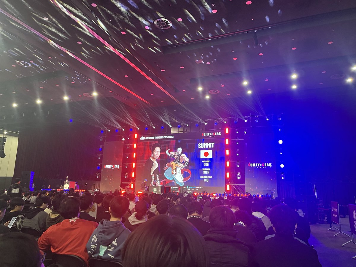 early_type00's tweet photo. AWT FINALS 2025-2026
사밋토씨가 LCQ에서의 우승하는 모습, 
시즌4의 치프가 전력으로 활약하는 모습들을 영상이 아닌 현장에서 관람하고 응원할 수 있었습니다.
아바전의 줄타기의 공방이 특히 인상깊었네요.
몇십년을 기다려왔던 한국에서의 라이브 공연은, (1/4) https://t.co/OI61ihTaUJ