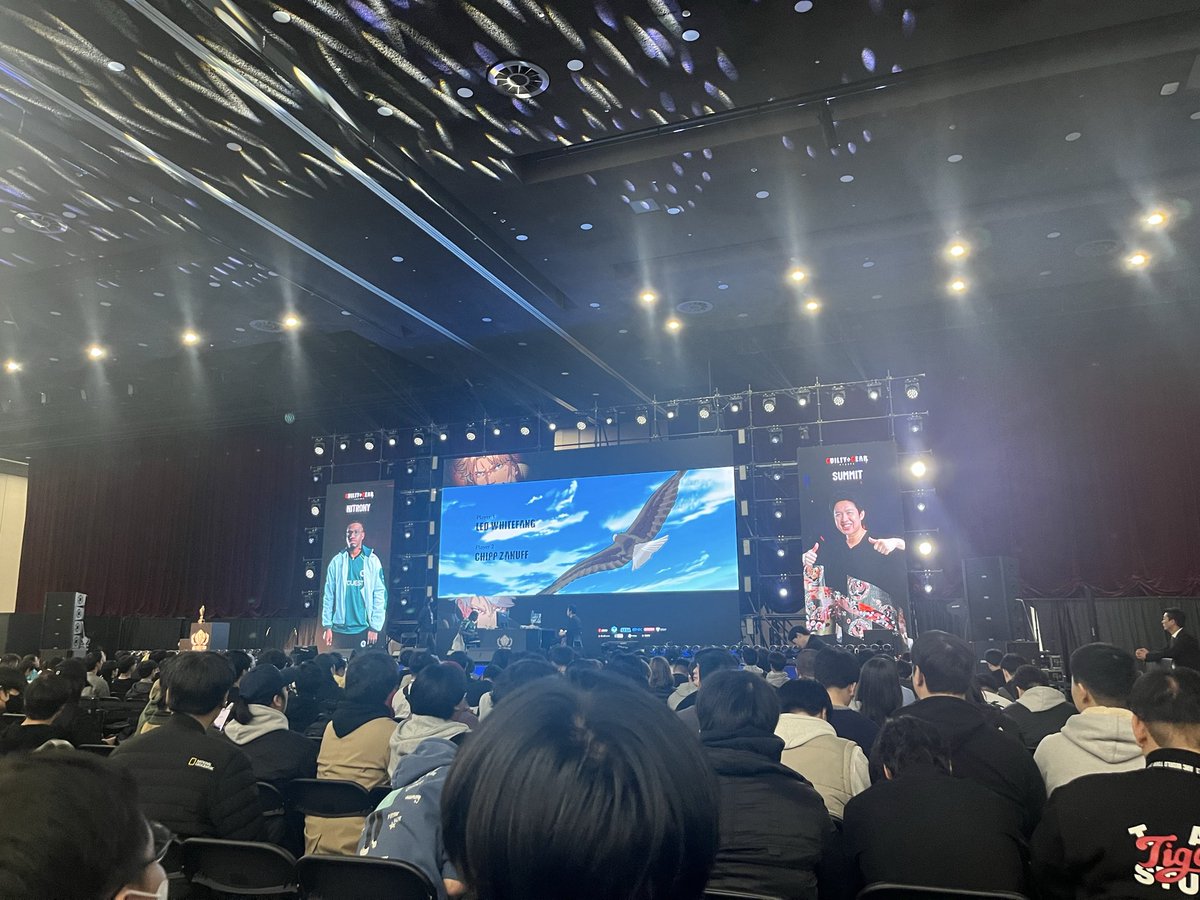 early_type00's tweet photo. AWT FINALS 2025-2026
사밋토씨가 LCQ에서의 우승하는 모습, 
시즌4의 치프가 전력으로 활약하는 모습들을 영상이 아닌 현장에서 관람하고 응원할 수 있었습니다.
아바전의 줄타기의 공방이 특히 인상깊었네요.
몇십년을 기다려왔던 한국에서의 라이브 공연은, (1/4) https://t.co/OI61ihTaUJ
