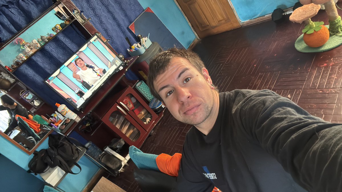 #fmluzu acá trabajando desde Chile 🇨🇱 
Gracias por tener programación hoy 🫶🏻