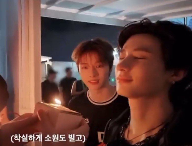 추리곰 tweet media