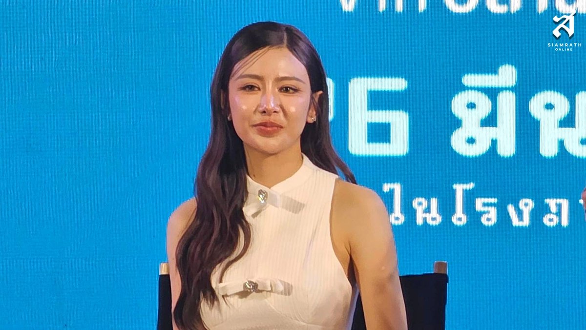 SiamrathNews24's tweet photo. 'สแน็ก-อัจฉรีย์' โชว์เสียงไพเราะ ในงาน GALA PREMIERE  ภาพยนตร์ "อีแหล่ แอรี่ เกาหลี โอปป้า"

𝙎𝙉𝘼𝘾𝙆 𝙂𝘼𝙇𝘼 𝙉𝙄𝙂𝙃𝙏 
#อีแหล่แอรี่เกาหลีโอปป้า
#SnackAjcharee #สแน็กอัจฉรีย์ 
@Snack_ajs #siamrathonline #สยามรัฐออนไลน์ https://t.co/20wiT8yk3K