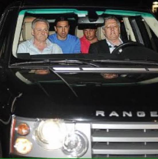 uygarseren's tweet photo. Şu fotoğrafın düştüğü gece hayatımın şokunu yaşamıştım çok ikonik bi olaydı hoş böyle transferler her zaman patlamıştır ama hikayeleri gereği hafızalarda yer alır https://t.co/6UfLJhkqTQ
