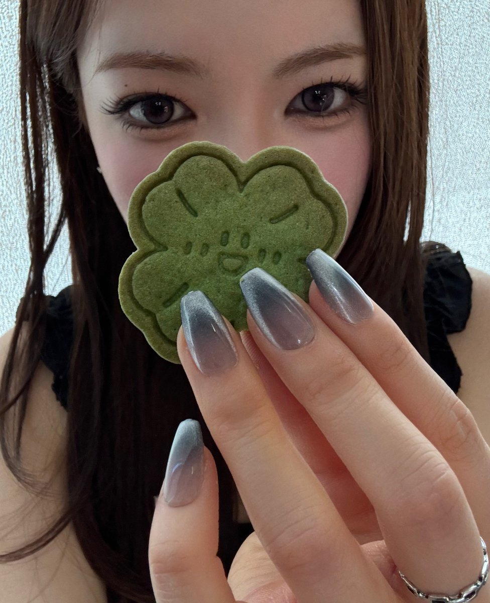 #1 arin fan! STREAM BUTTERFLY DOORS BY ATHEART! tweet media