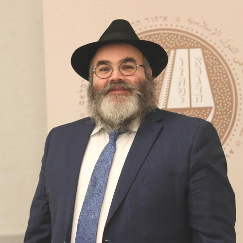 Rav Şneor Segal, dünya Yahudileri için çok önemli bir isimdir. 2025 yılında İran tarafından planlanan suikast, Azerbaycan güvenlik servisi tarafından engellendi. Bakü Aşkenazi Sinagogu’nun hahamıdır. Uzun ömür dileriz.🇮🇱🇦🇿