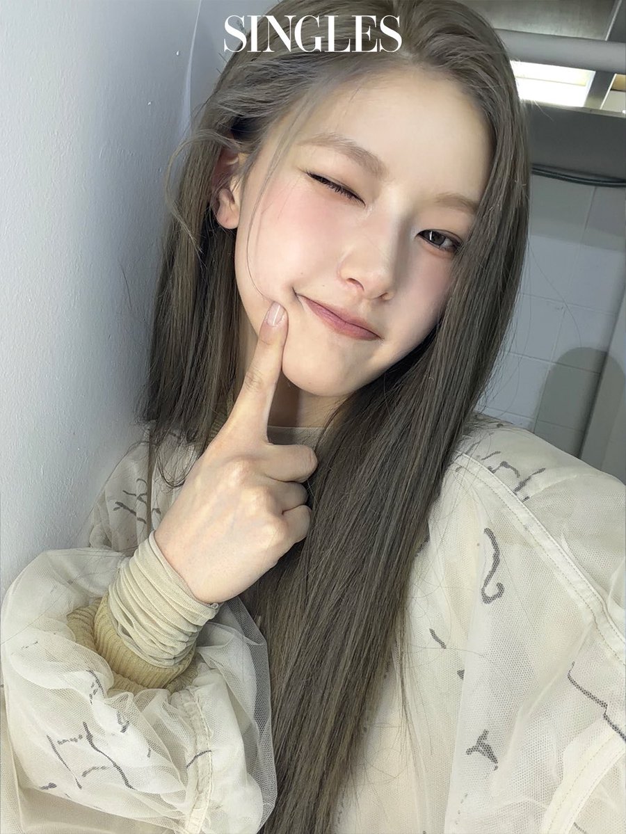 ✩ WHO IS SHE 👁️ tweet media