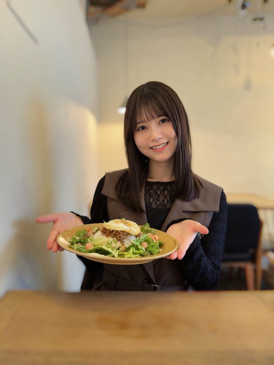 Tanashioooo's tweet photo. 真綺ちゃんとご飯に行ってきたよ☺︎❕

気づいたら6時間とかぶっ通しで喋り続けてた、良き仲間である。
もうすぐ出会って7年と聞いてびっくり🫨！！大人になるわけだ😼 https://t.co/pUzqqa945k