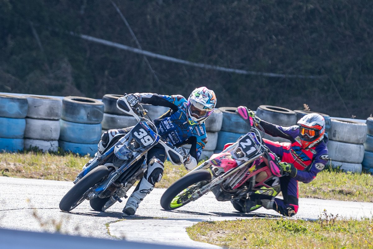 むらた tweet media