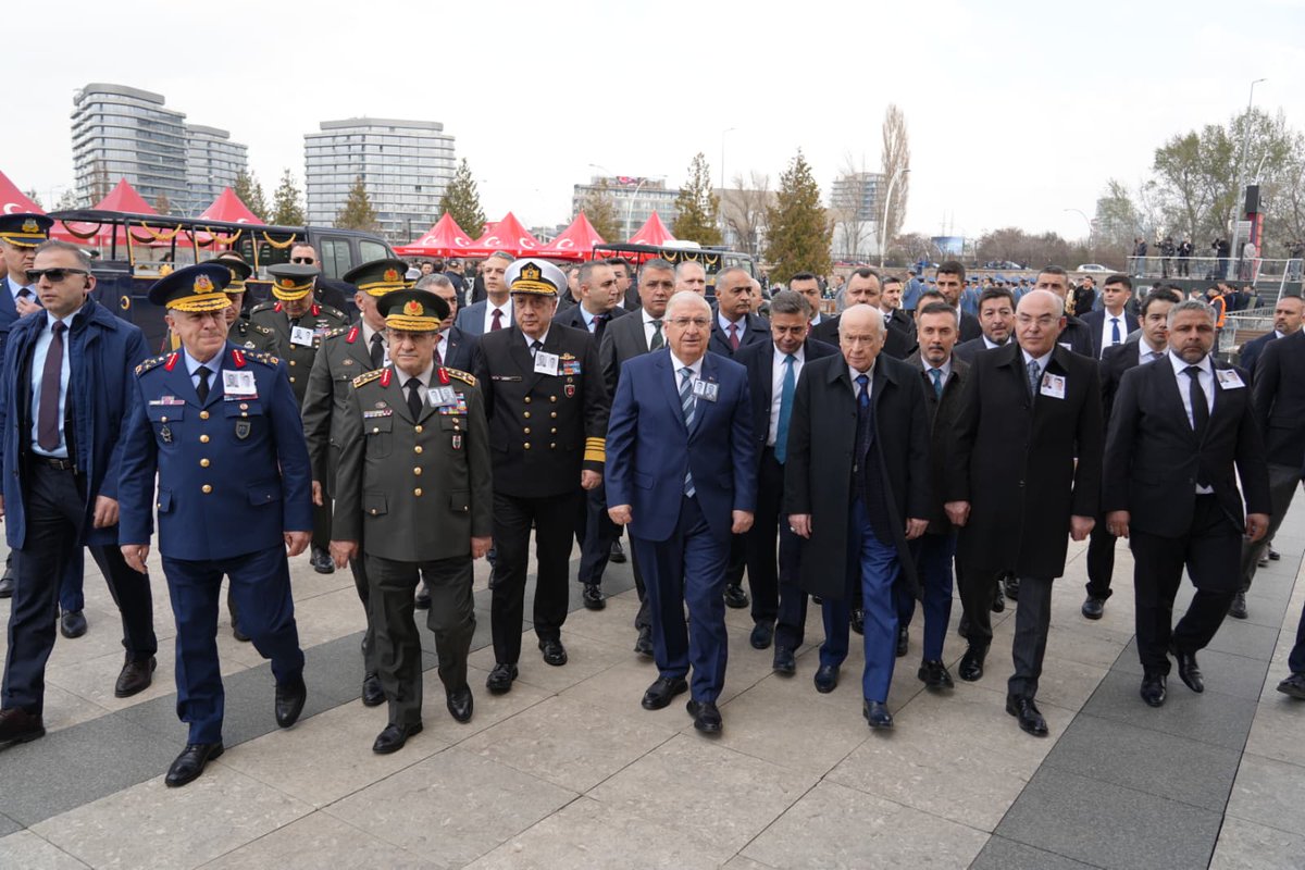 Genel Başkanımız Sayın Devlet BAHÇELİ, Katar'daki helikopter kazasında şehit olan Aselsan Teknisyenleri Süleyman Cemre Kahraman ve İsmail Enes Can'ın Ahmet Hamdi Akseki Camii'ndeki cenaze törenine katıldı.