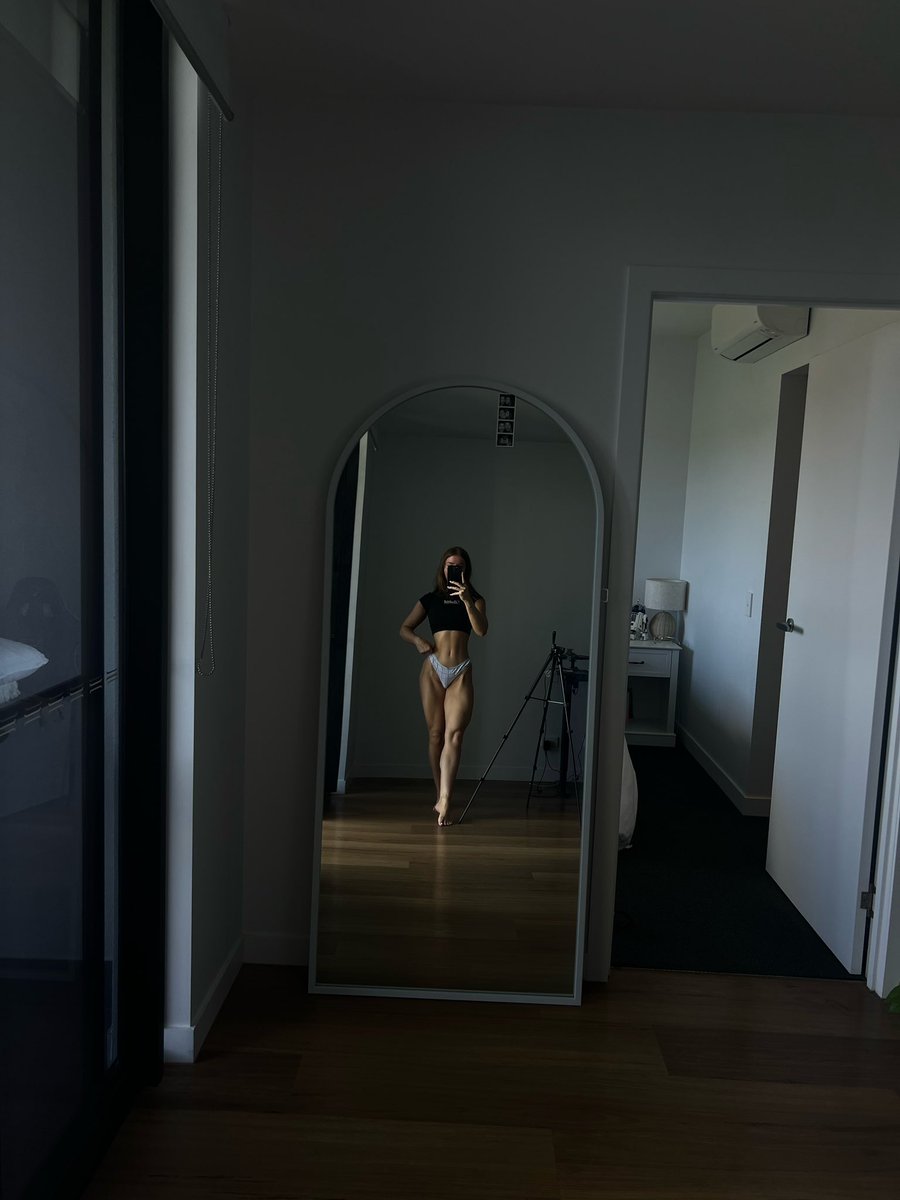 smallvanillagirl tweet media