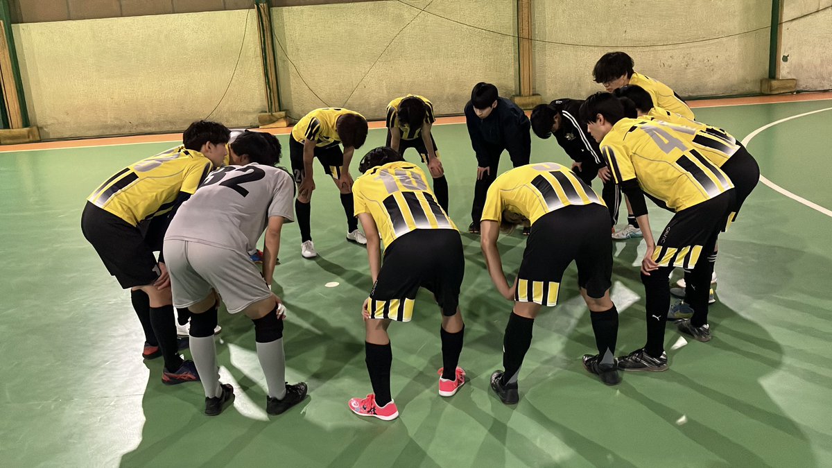 .
【試合結果】
FFCカレッジフットサルリーグ2025
3/23（月） vs Cerveja U-23 〇7-3
得点者：No.8中村、No.10矢ヶ崎×2、No.11青木×2、No.33大谷、No.41金田

入れ替え戦勝利しました！！
1部昇格おめでとう！！

 #東京都市大学
 #都市大 
 #woodsbear 
 #ffcカレッジフットサルリーグ2025