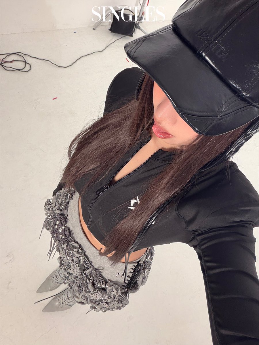 ✩ WHO IS SHE 👁️ tweet media