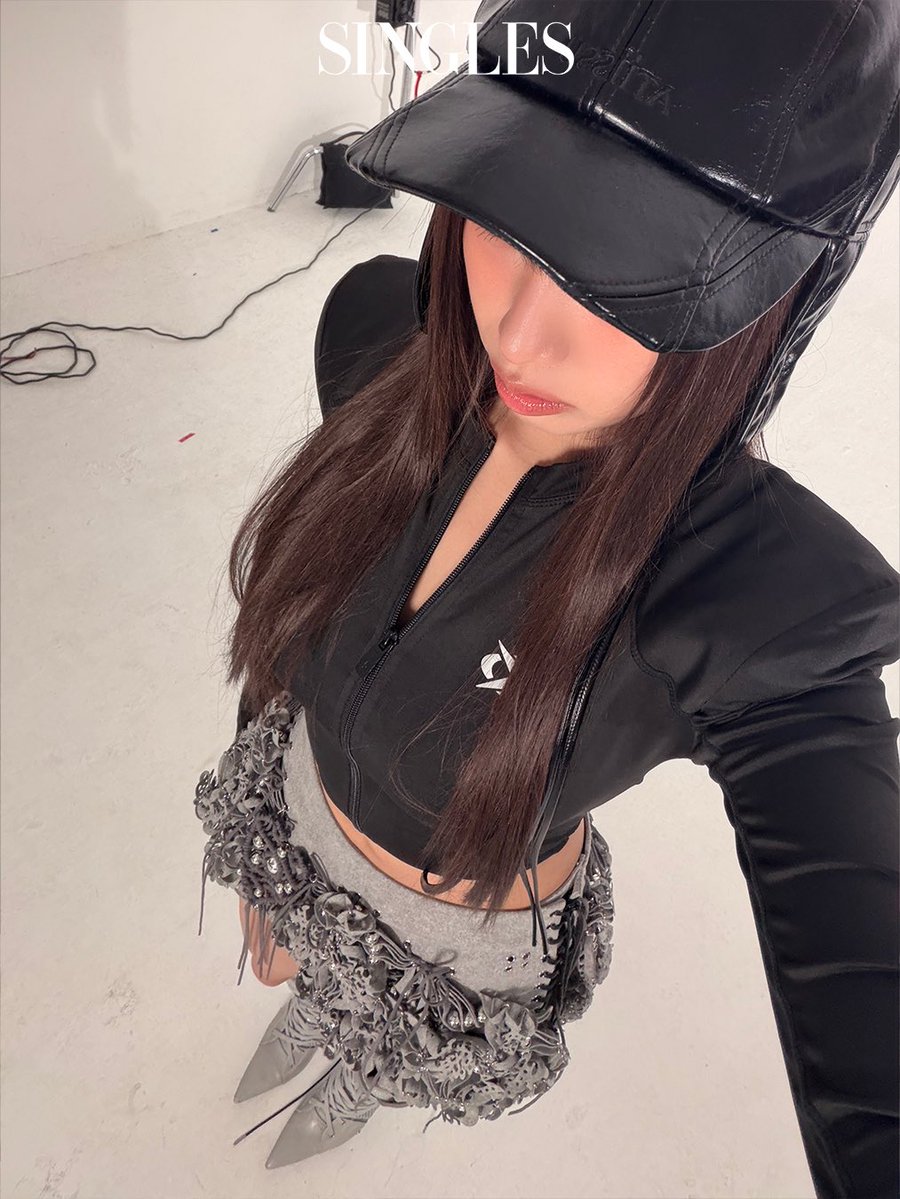 ✩ WHO IS SHE 👁️ tweet media