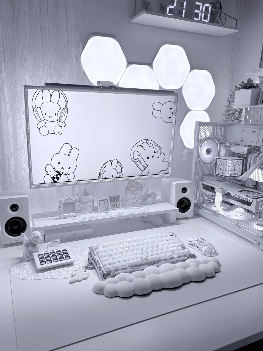 モネ ( mone ) tweet media