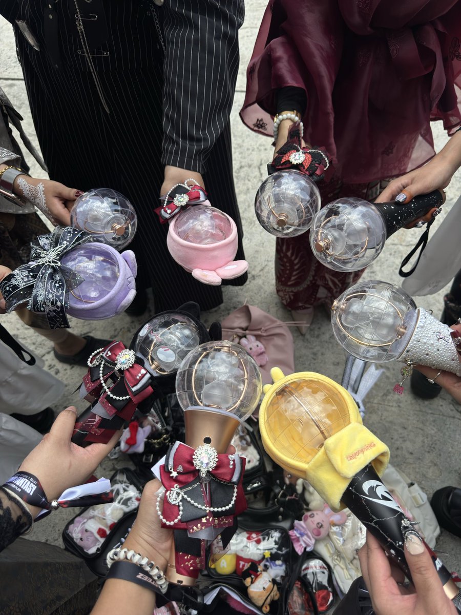 cher 🎀 SEEING ATEEZ IN KL tweet media