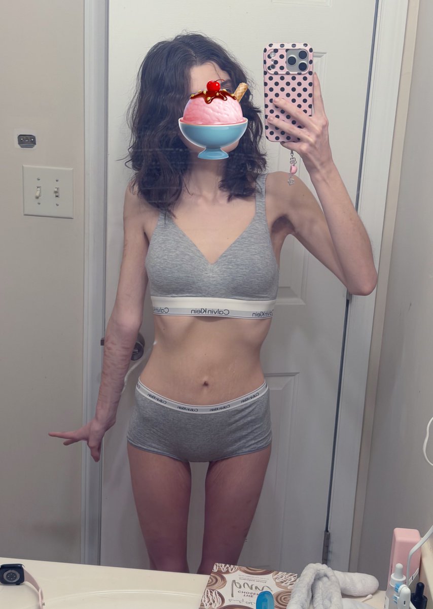 soleila 🍨 tweet media