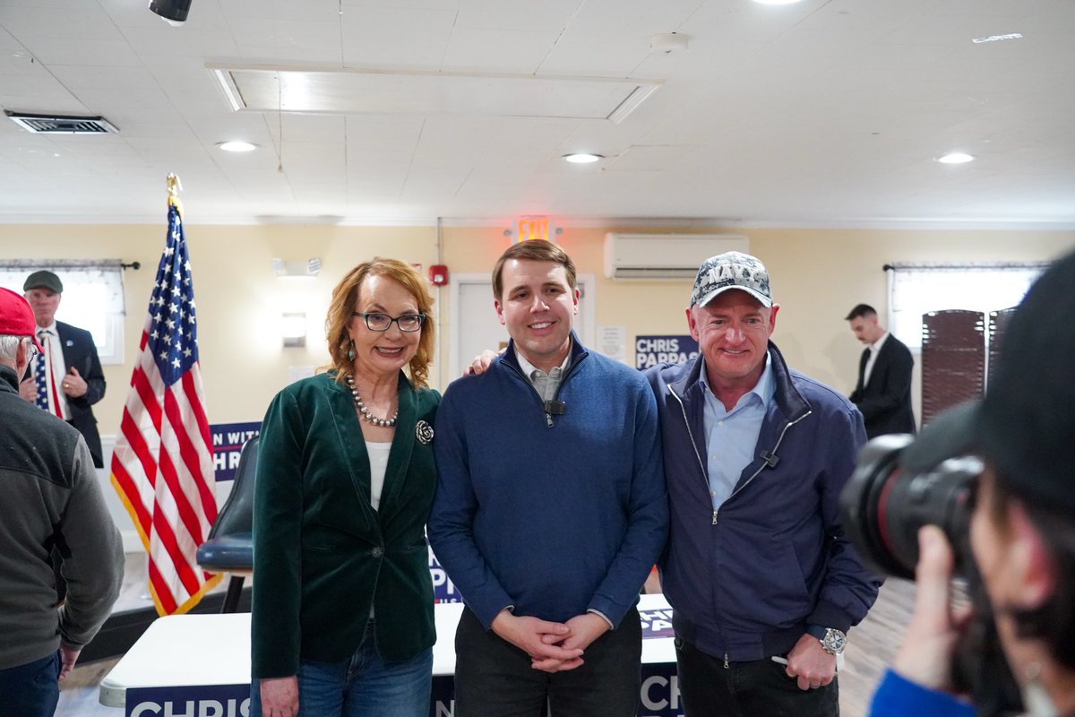 Gabrielle Giffords tweet media