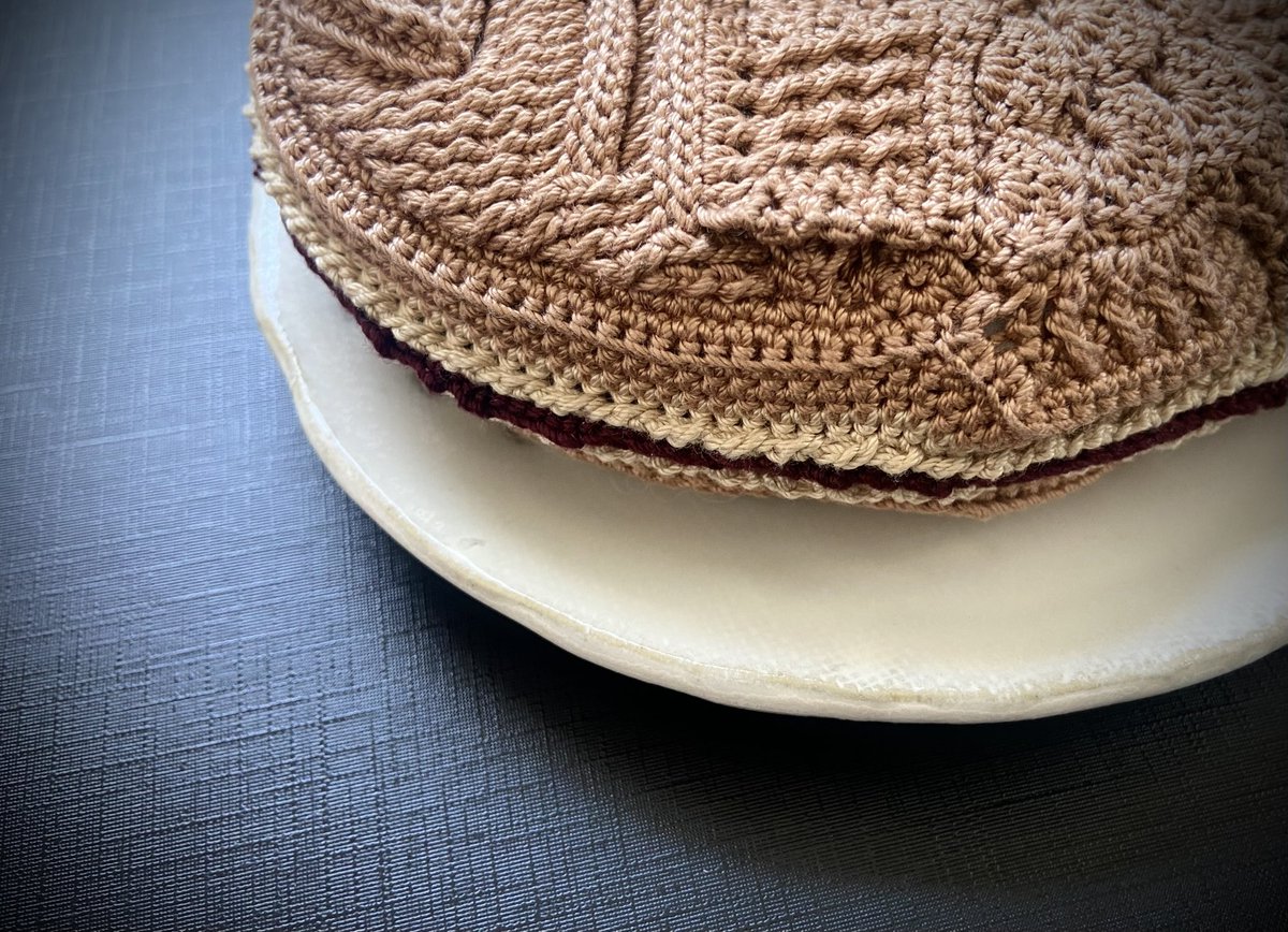 AlaKnitting's tweet image. あんこはみ出る編み鯛焼き。
(過去作)

#編み物 #crochet