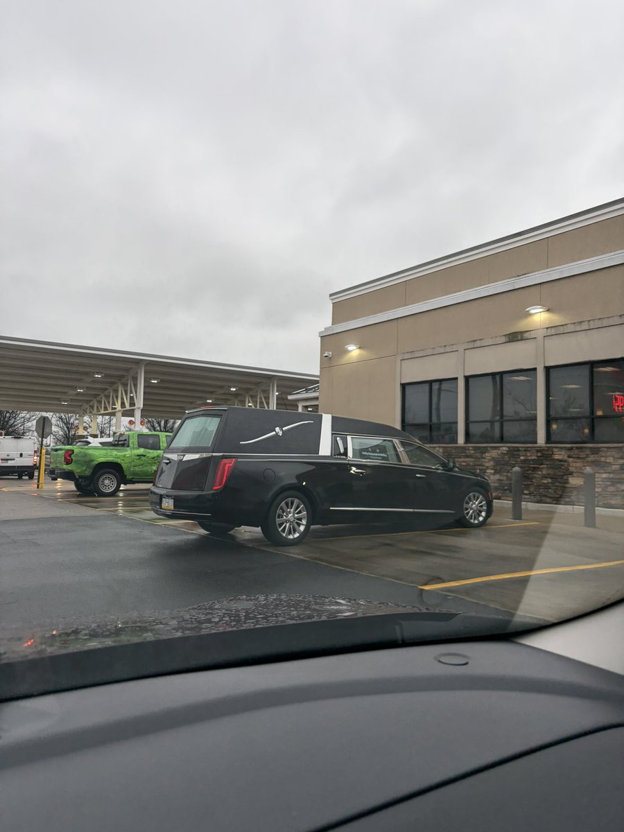 𝓂𝒶𝓂𝒶𝓃, 𝑒𝓈𝓆. tweet media