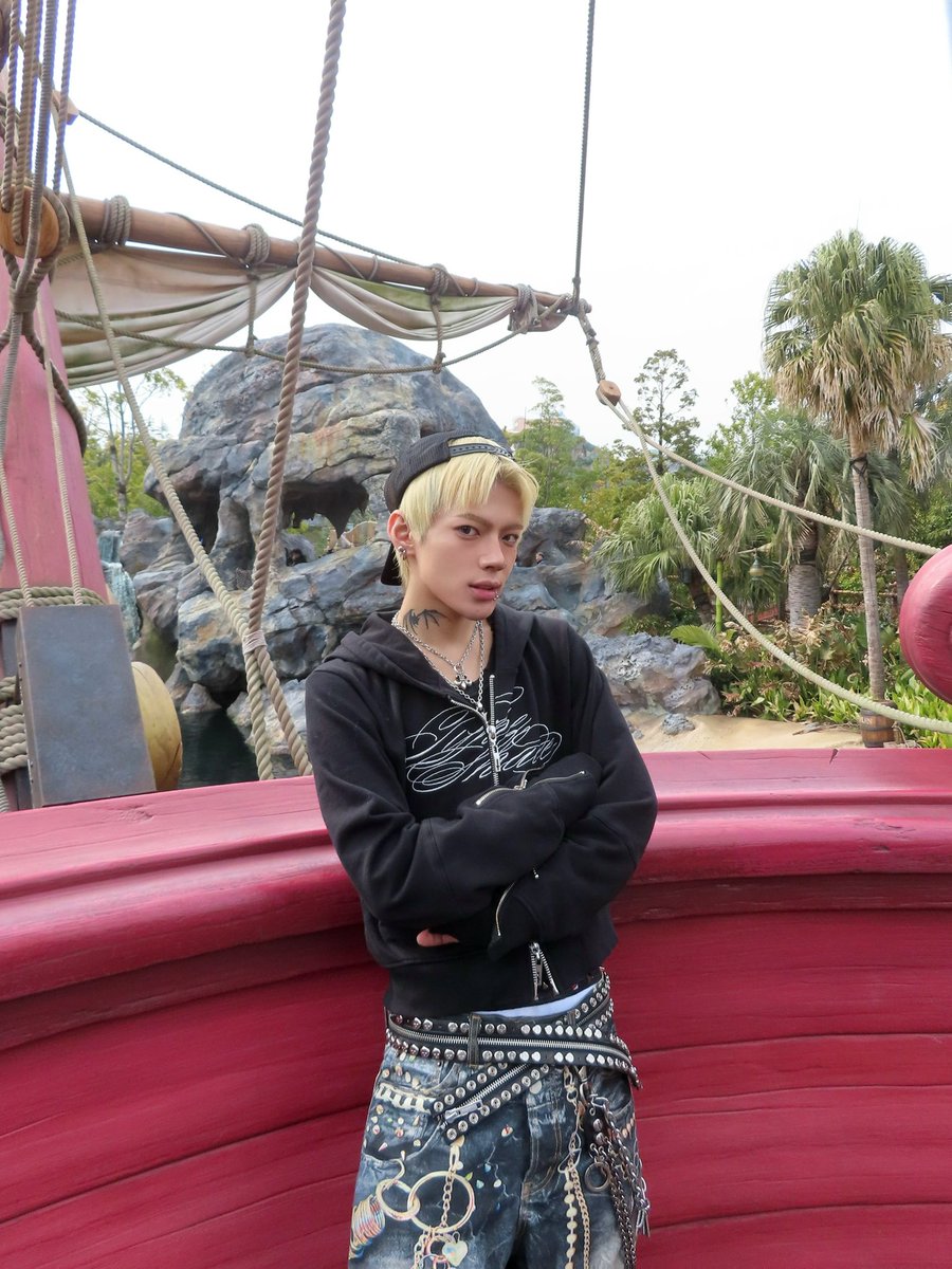 _xexe_sh's tweet photo. 久しぶりのシー🏰 https://t.co/J8svsNjImn