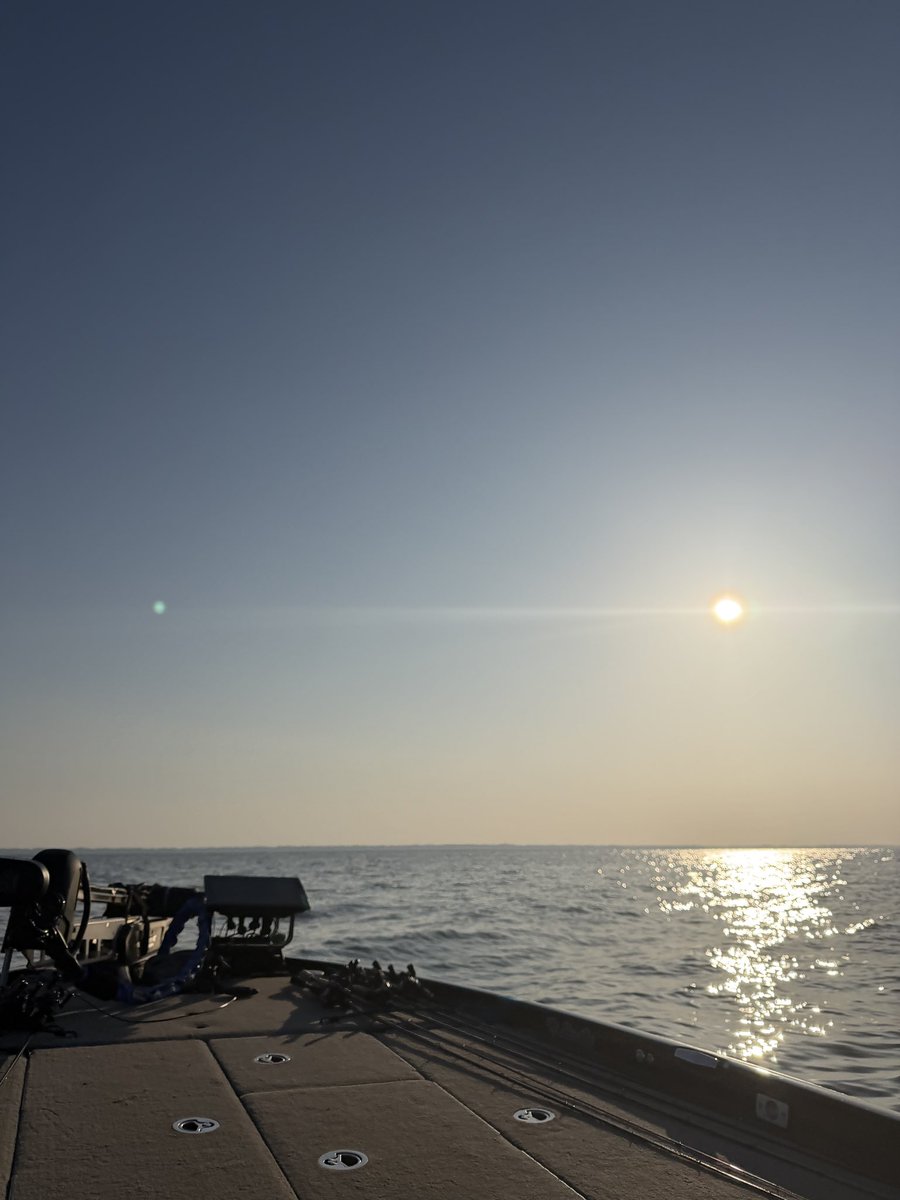 あっしー tweet media