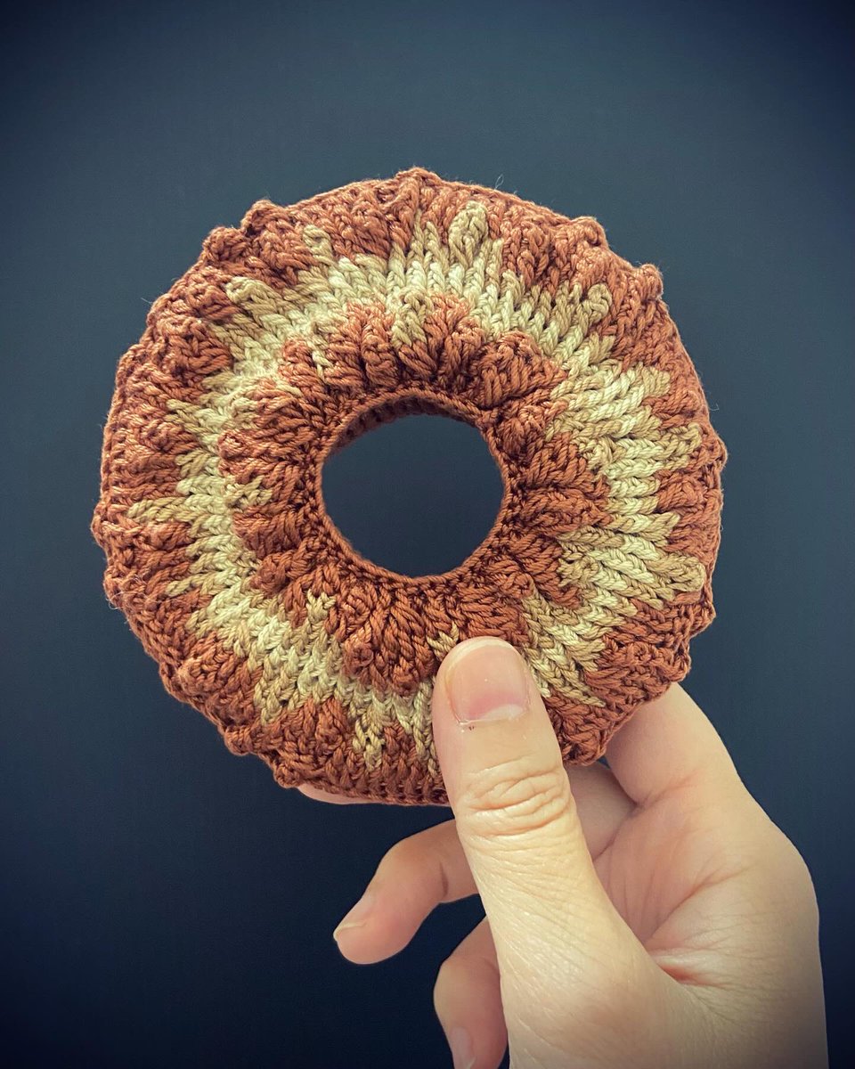 AlaKnitting's tweet image. 編みオールドファッションドーナツ。
(過去作)

#編み物 #crochet