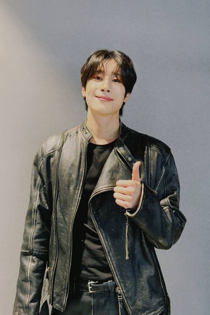 ⾕ Hans tweet media