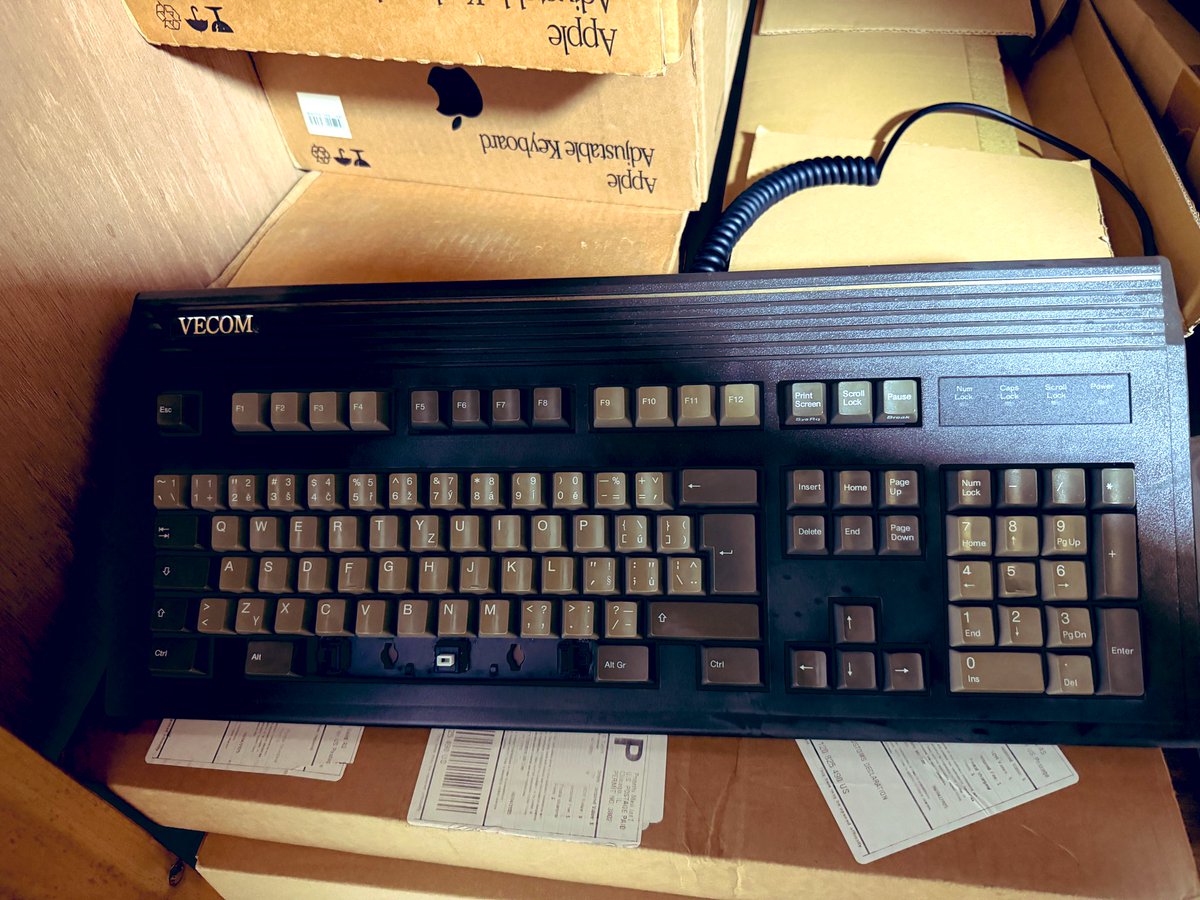 キーボードコレクター101⌨️ムネ先生 tweet media
