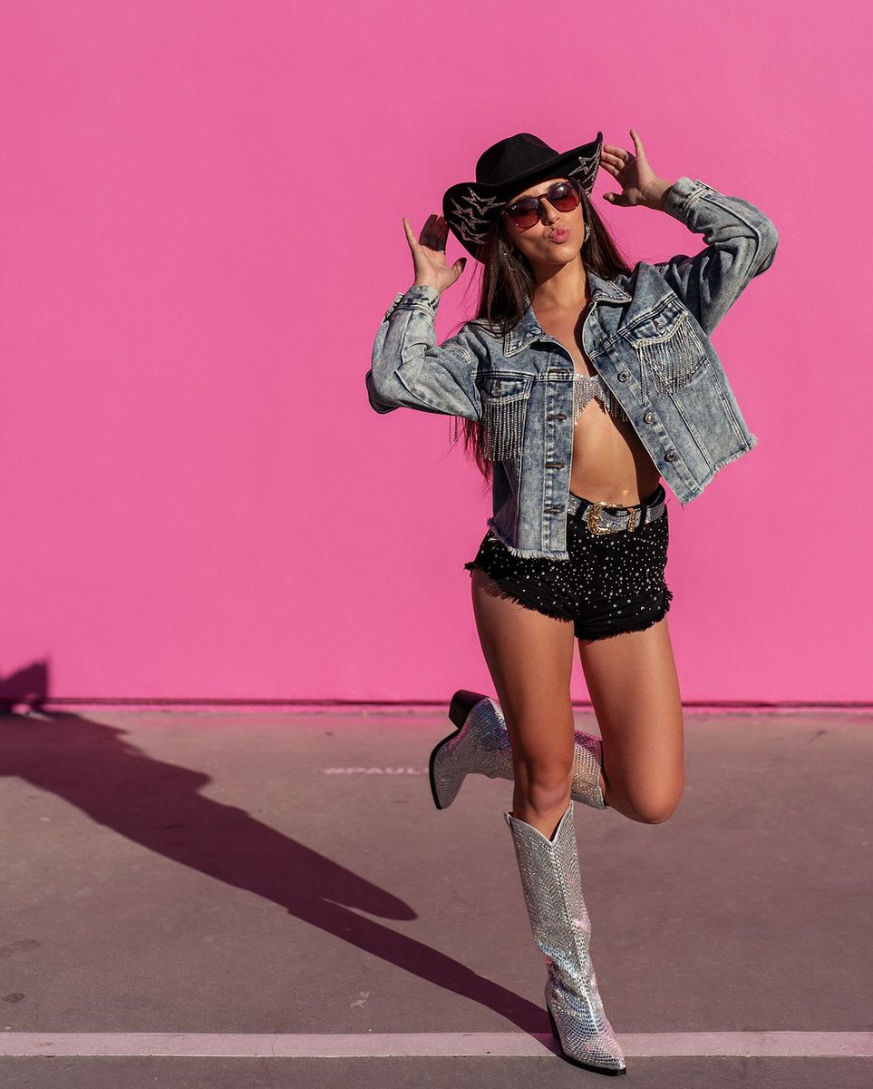 Lil Violet tweet media