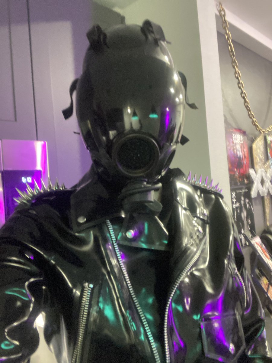 Rubberdoll tweet media
