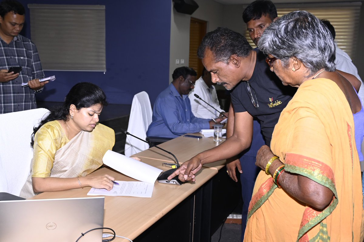 Collector Mahabubabad tweet media