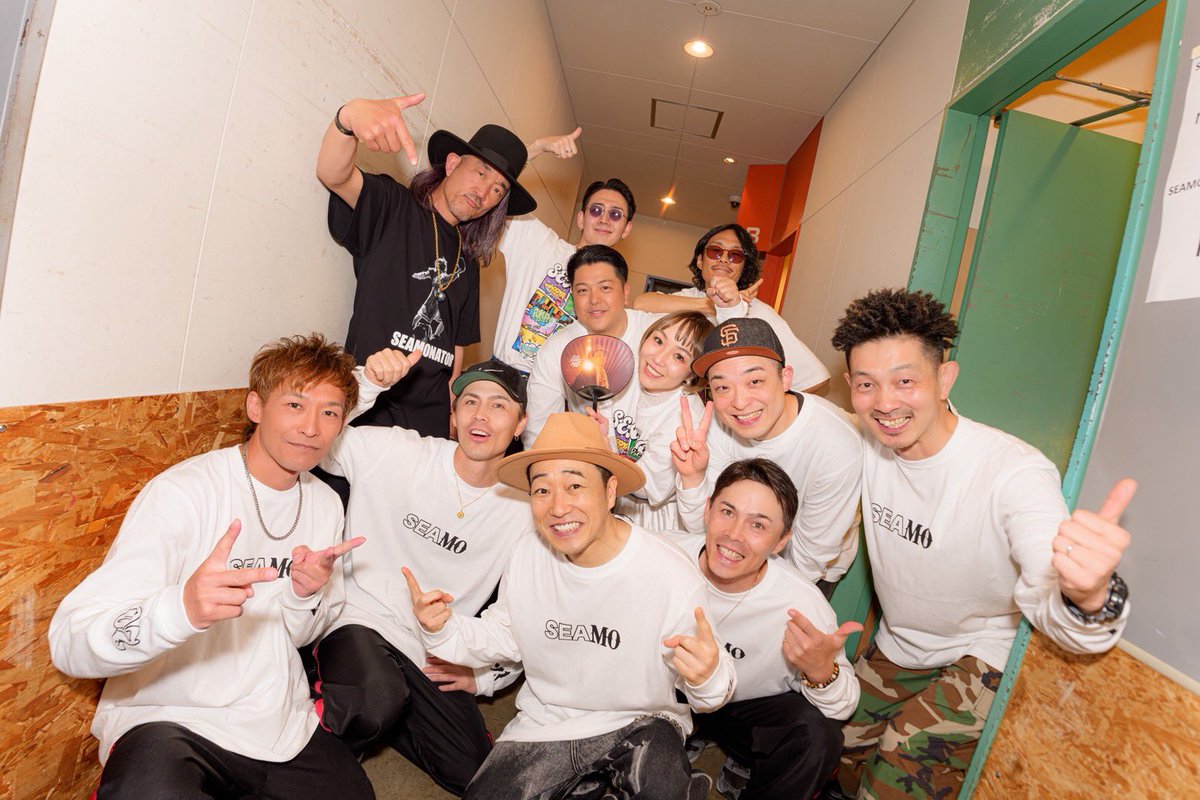AtoZyoU's tweet photo. @SEAMOjyukucho 
私にとって、ずっと特別な存在であり、
心から尊敬する恩師。

またひとつ、大切な思い出が増えました。

そしてもう、今から30周年が楽しみです。
この先もずっと、その背中を追いかけながら、私も歌い続けていきたいです！！！ https://t.co/1KUxtM6SzL
