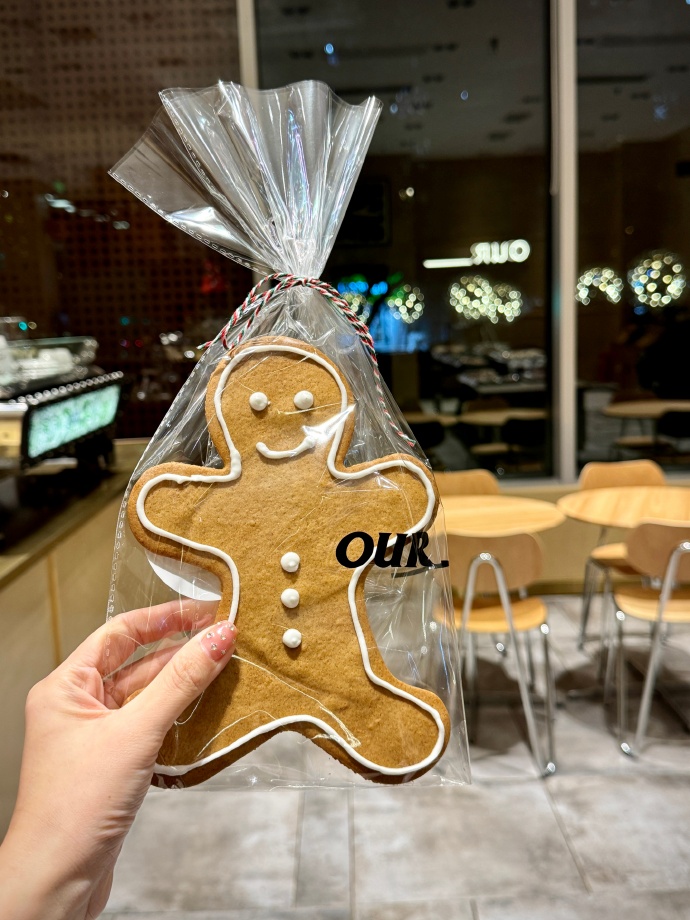 Alexandra Tom tweet media