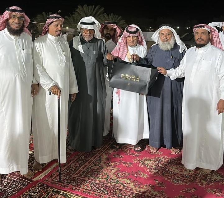 BaniAlsafar's tweet photo. #ملتقى_قبيلة_بني_السفر 

مقطع من معايدة قبيلة النجمة من #بني_السفر في عيد الفطر المبارك 
✨كل عام وانتم بخير✨ https://t.co/LKnPSIxA5b