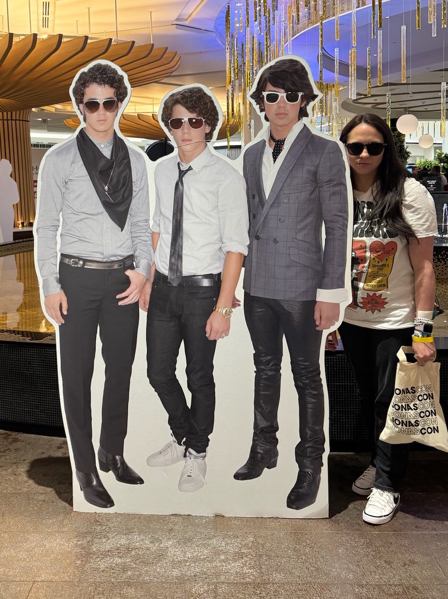 Christina🌸 tweet media