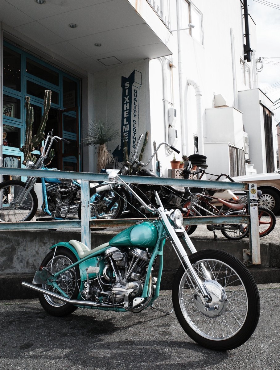 Lowbrow Customs tweet media