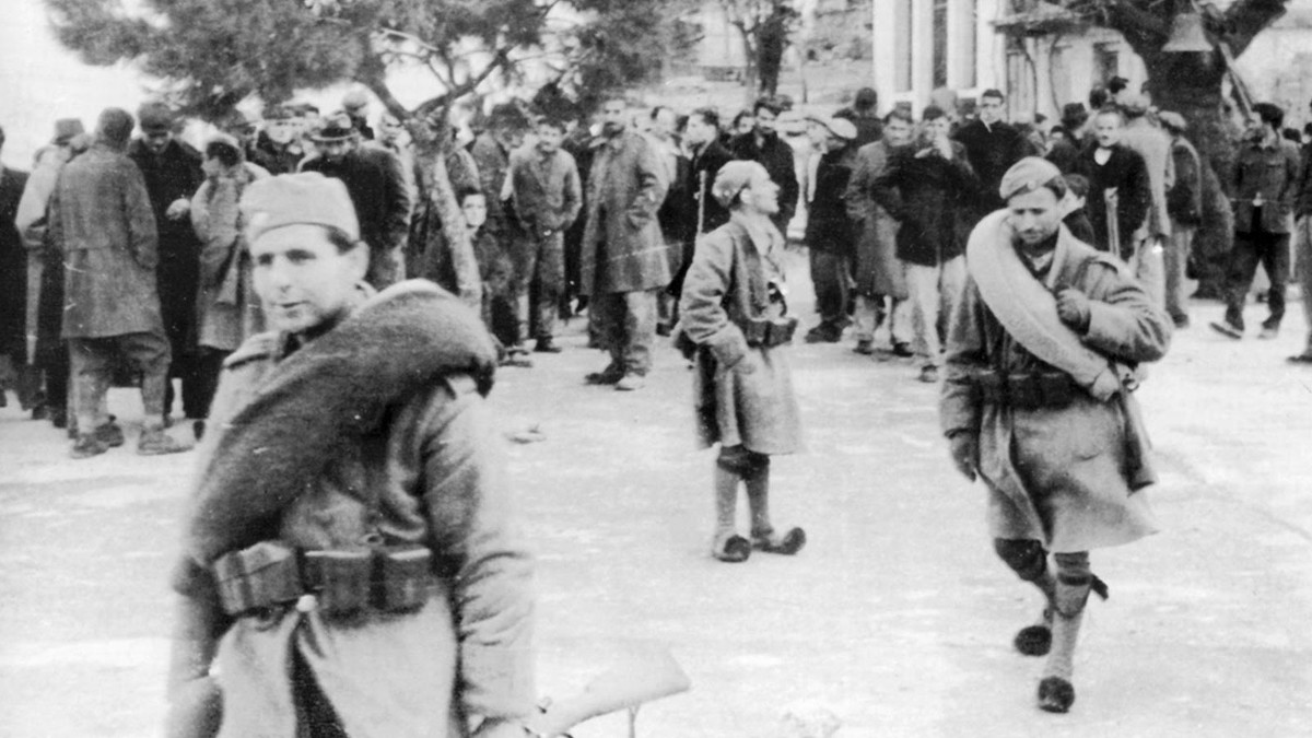 IQ Δεξιού. tweet media