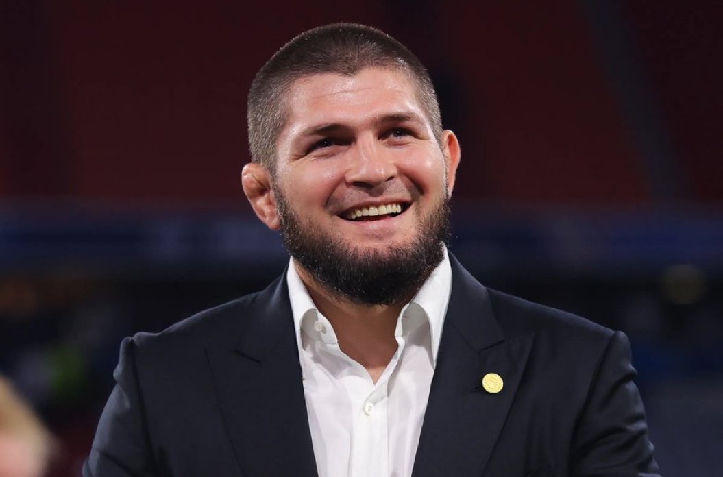 🎙️— جو روغان يشكك في سجل حبيب نورمحمدوف أمام غليسون تيباو 👀

“أعتقد أن غليسون هو الوحيد الذي كان يجب أن يهزمه، كان نزالًا قريبًا جدًا وكنت أرى أن حبيب خسر”
