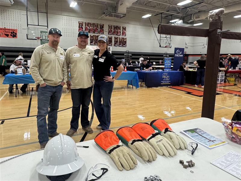 TNMP's tweet image. Our Pilot Point crew was proud to represent TNMP at the Pilot Point College and Career Fair. We loved talking with students from the Pilot Point area about the many paths and possibilities in the energy industry.
 #CareerFair #EnergyIndustry #CommunityEngagement