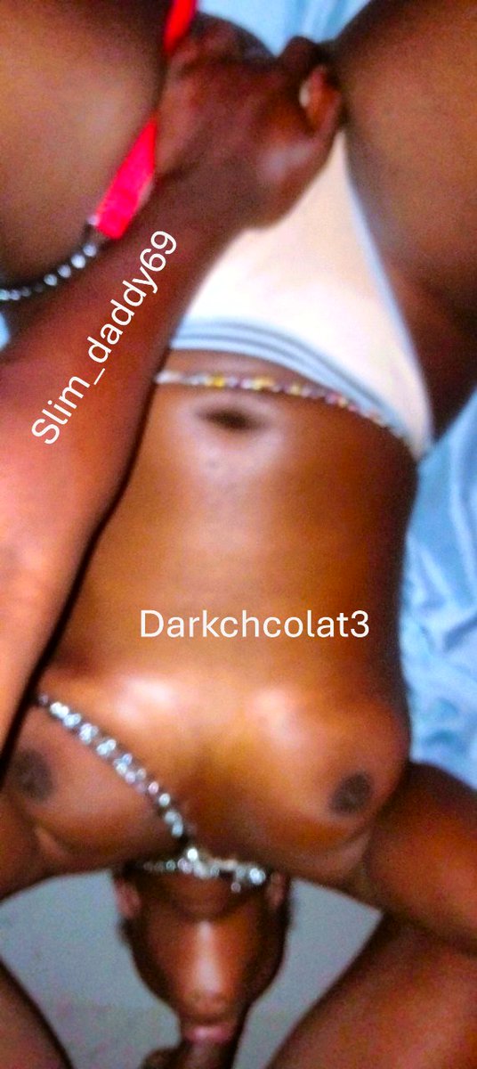 Darkchcolat3's tweet photo. Multitasking with dick 🍆down your throat, upside down  on the side of the bed.. and a rose on your pussy 😋, chain leash on your neck 🥵💦....
I couldn't breathe in the best possible way 🤭🤭@Master_slim69

Screenshot from video 
https://t.co/zzww3J7530
Part 2 ... 🙈🤭 https://t.co/IA0VFJu7v2