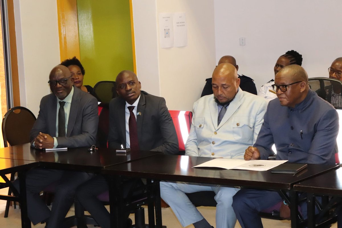 Dumelang Saleshando tweet media