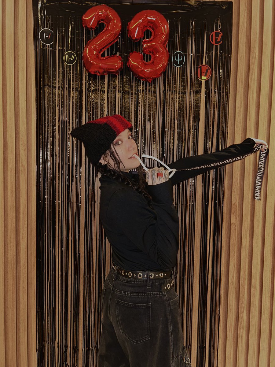 𝐧𝐢𝐜 🐈‍⬛ ⊬ tweet media