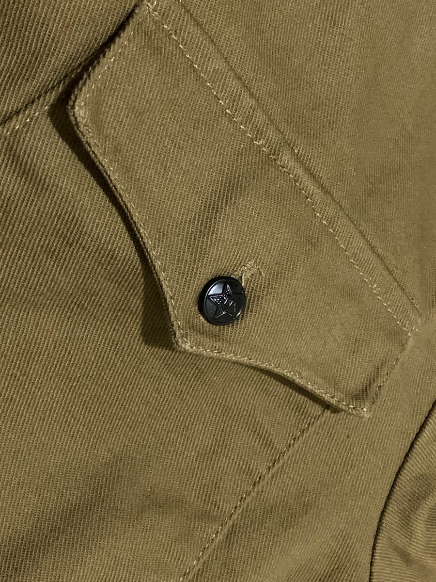 mdcdxcv's tweet photo. ひょんなことからソ連軍のギムナシチョルカを手に入れたのでまずは釦を黒く塗ってみた https://t.co/EMWAvrA71J