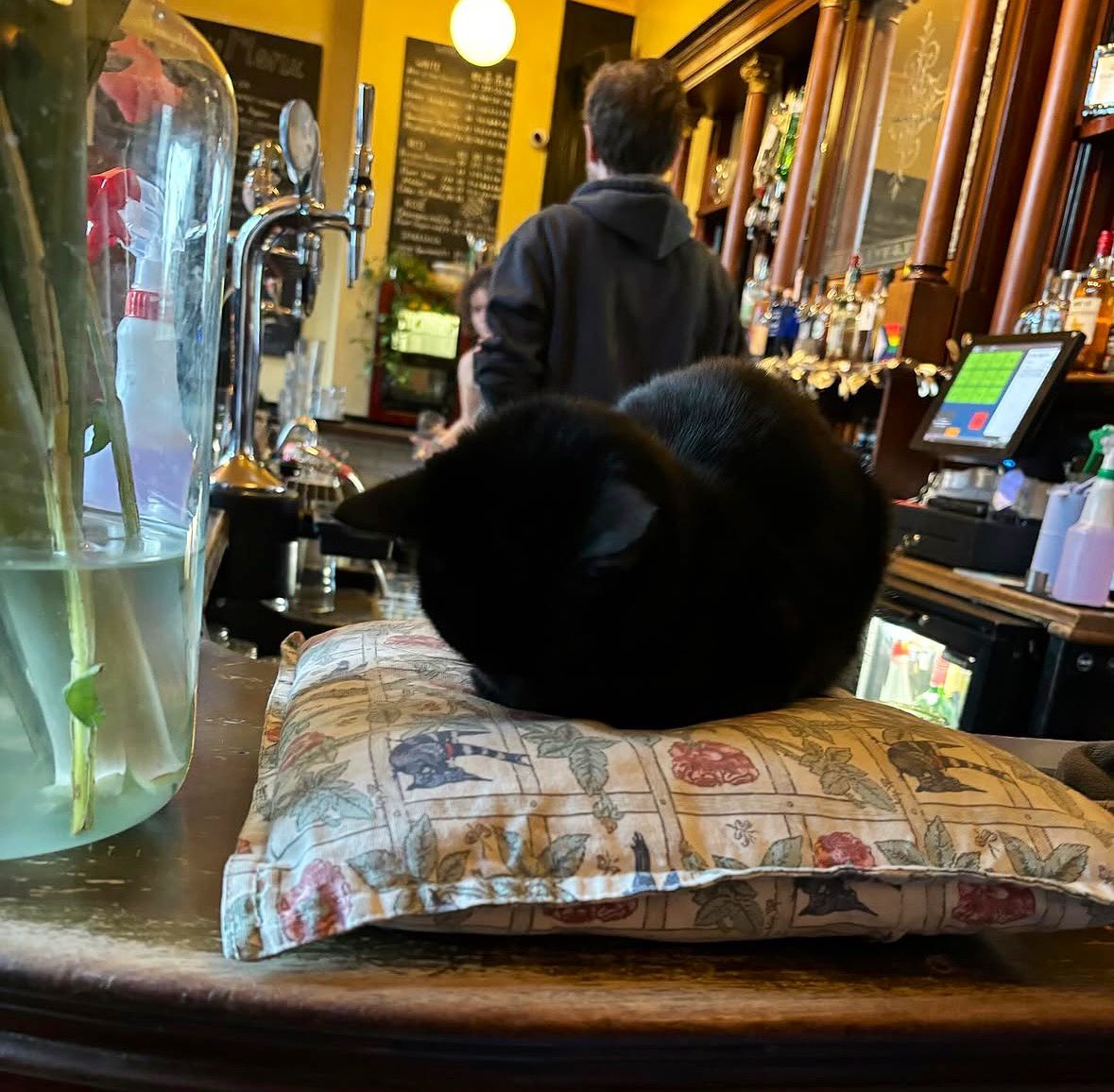 London Pub Map tweet media