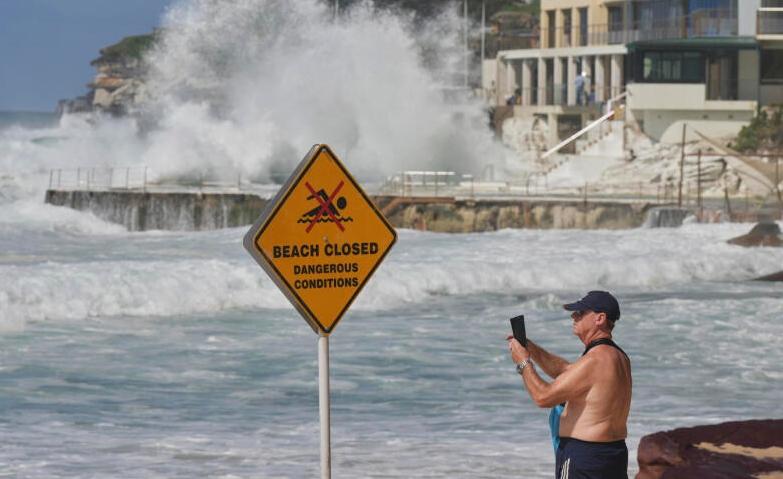 Omer Aziz tweet media