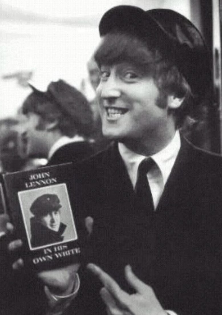 Beatlesfab40's tweet image. OTD 23MAR1964 John Lennon’s first book, ‘In His Own Write’, was published. It contained 31 stories, numerous pen drawings by Lennon, and an introduction by Paul McCartney.
#TheBeatles #Beatles #JohnLennon